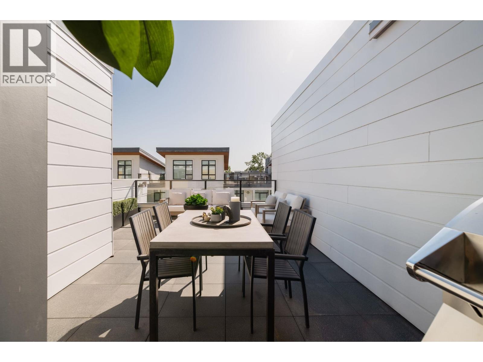 414 310 SALTER STREET, New Westminster