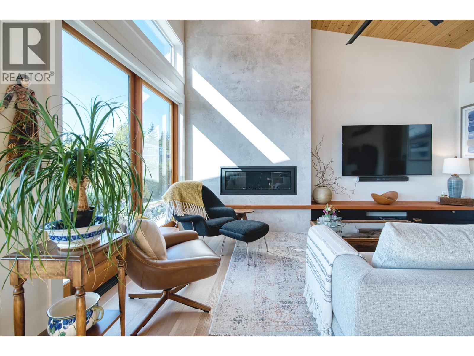5769 GENNI'S WAY, Sechelt