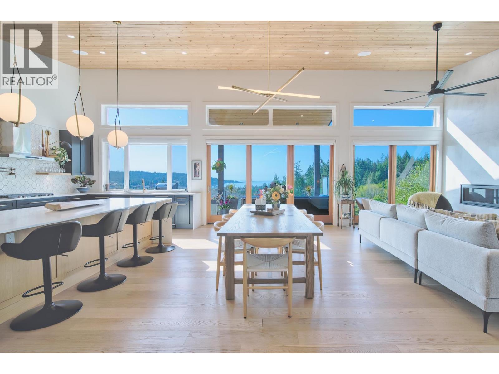 5769 GENNI'S WAY, Sechelt