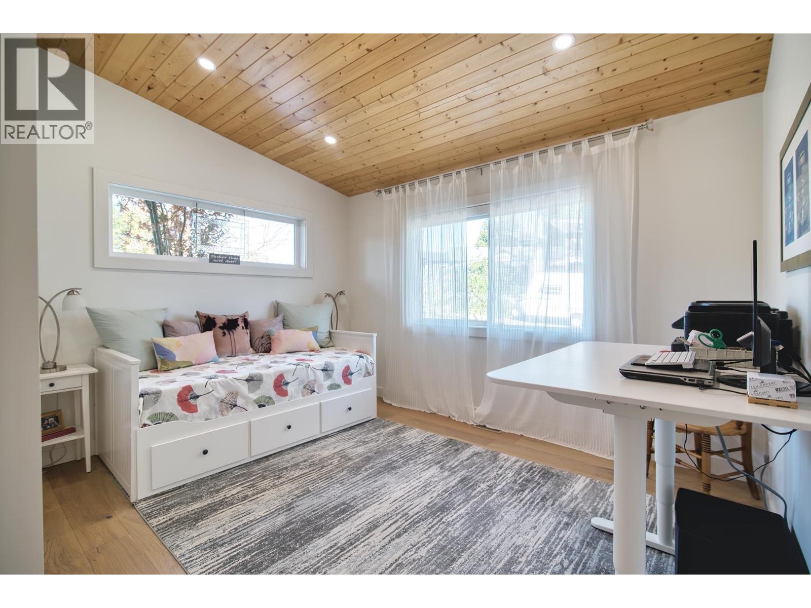 5769 GENNI'S WAY, Sechelt