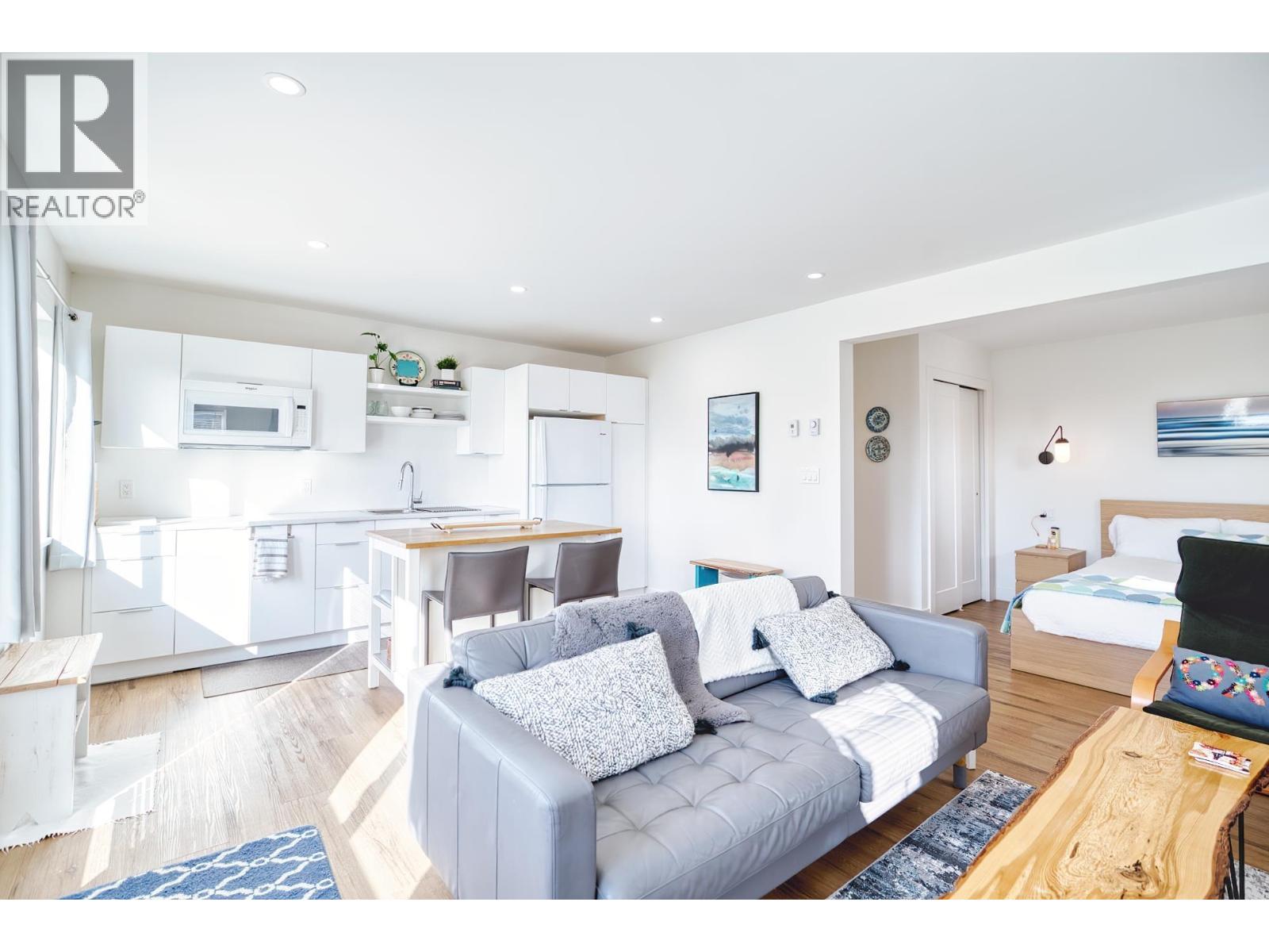 5769 GENNI'S WAY, Sechelt