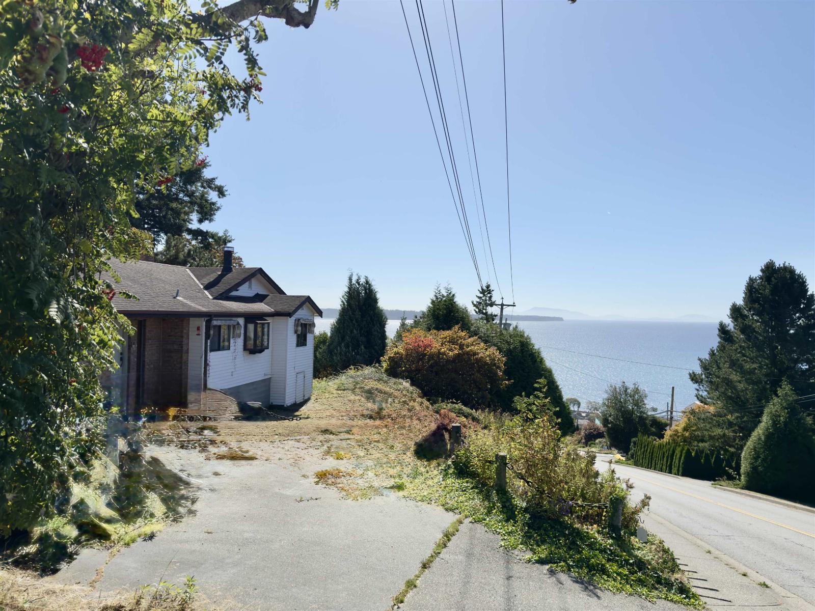 1352 OXFORD STREET, White Rock