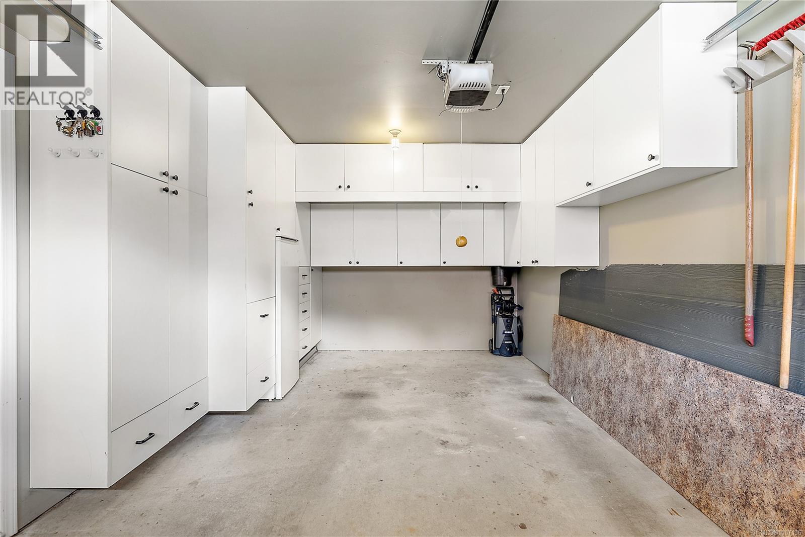 2536 Legacy Ridge, Langford