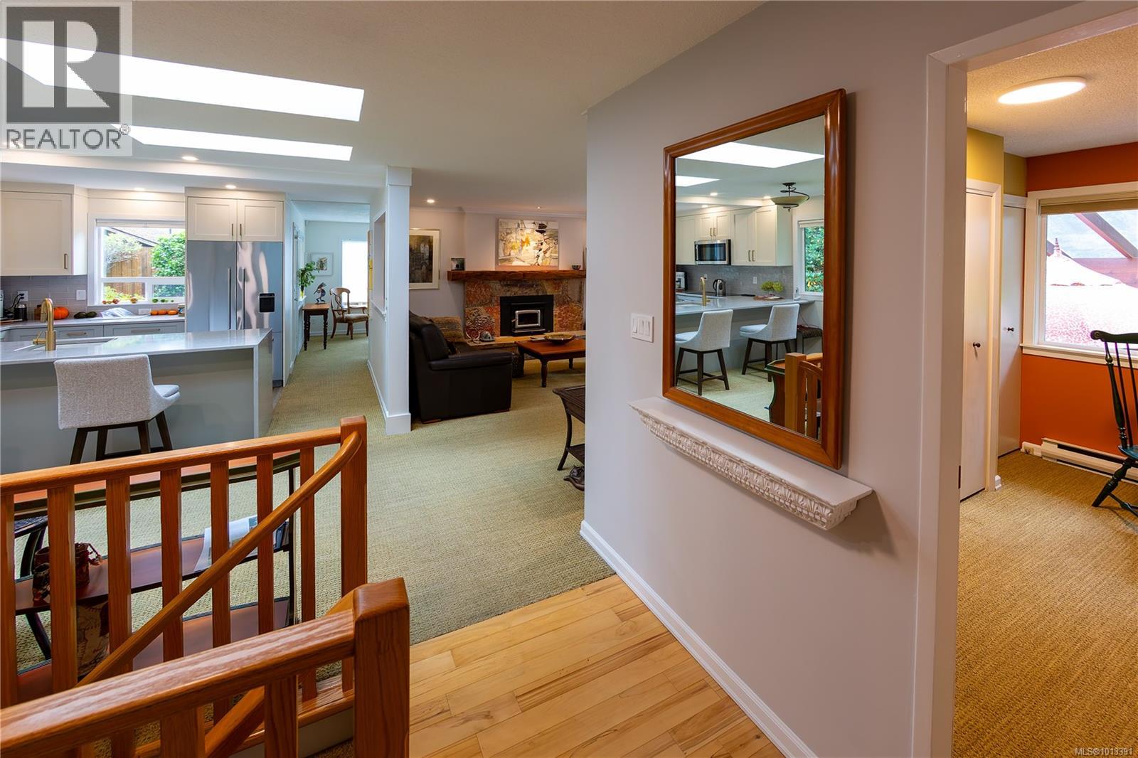 1215 Braithwaite Dr, Cobble Hill