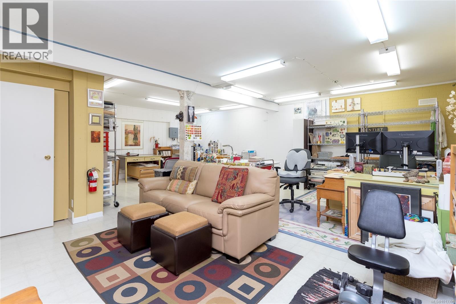 1215 Braithwaite Dr, Cobble Hill
