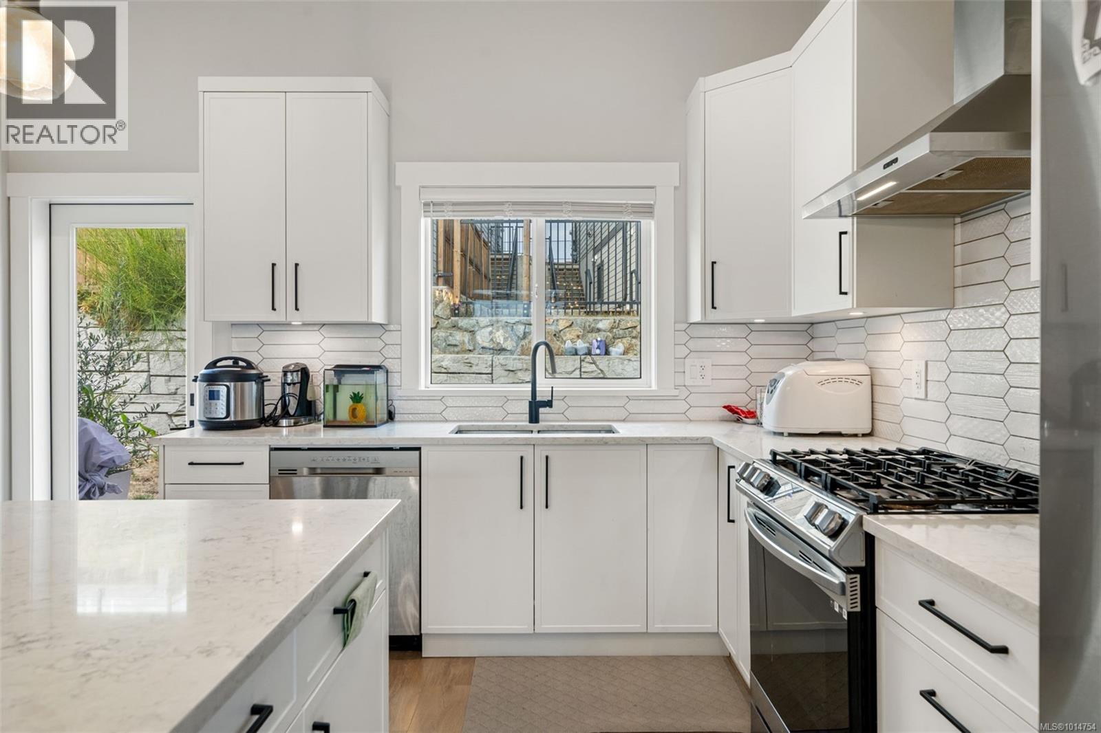  2532 Obsidian Place, Langford
