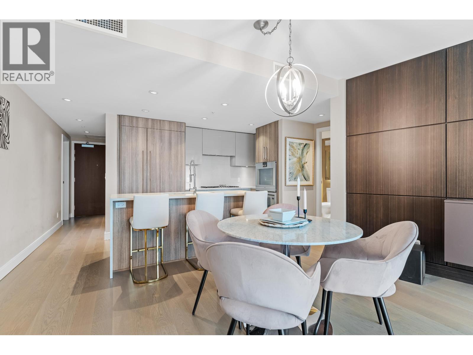1606 210 SALTER STREET, New Westminster