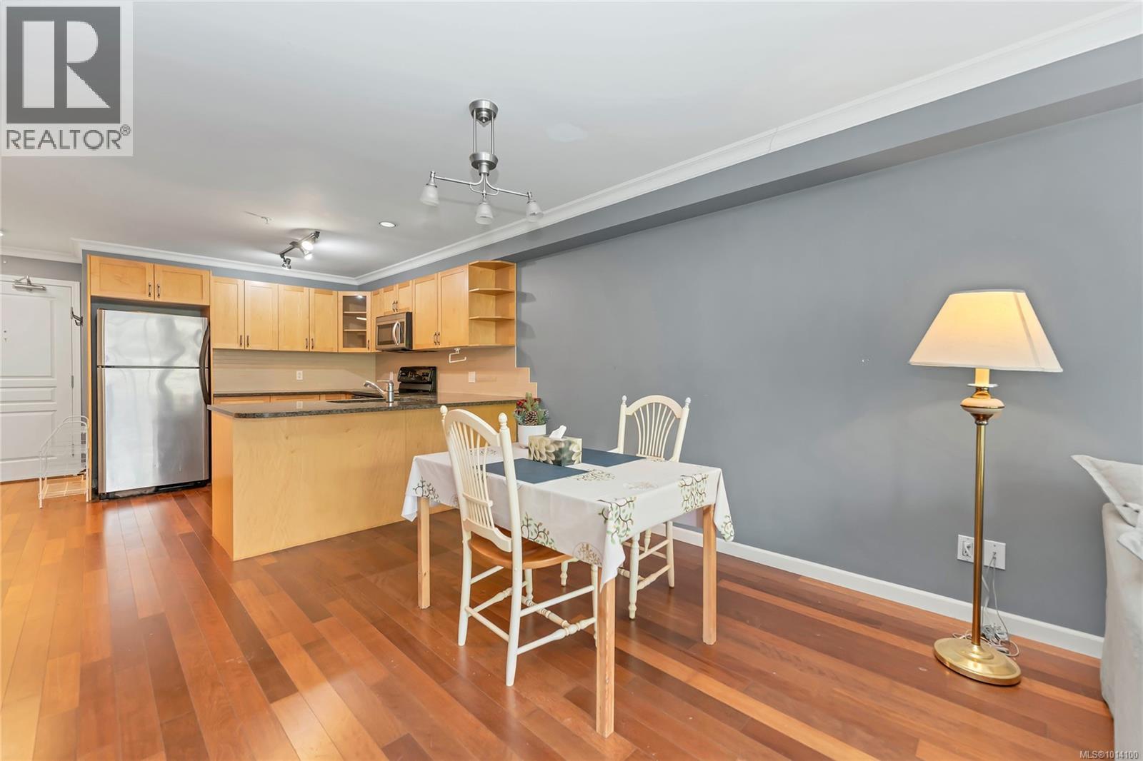 203 1514 Church Ave, Saanich