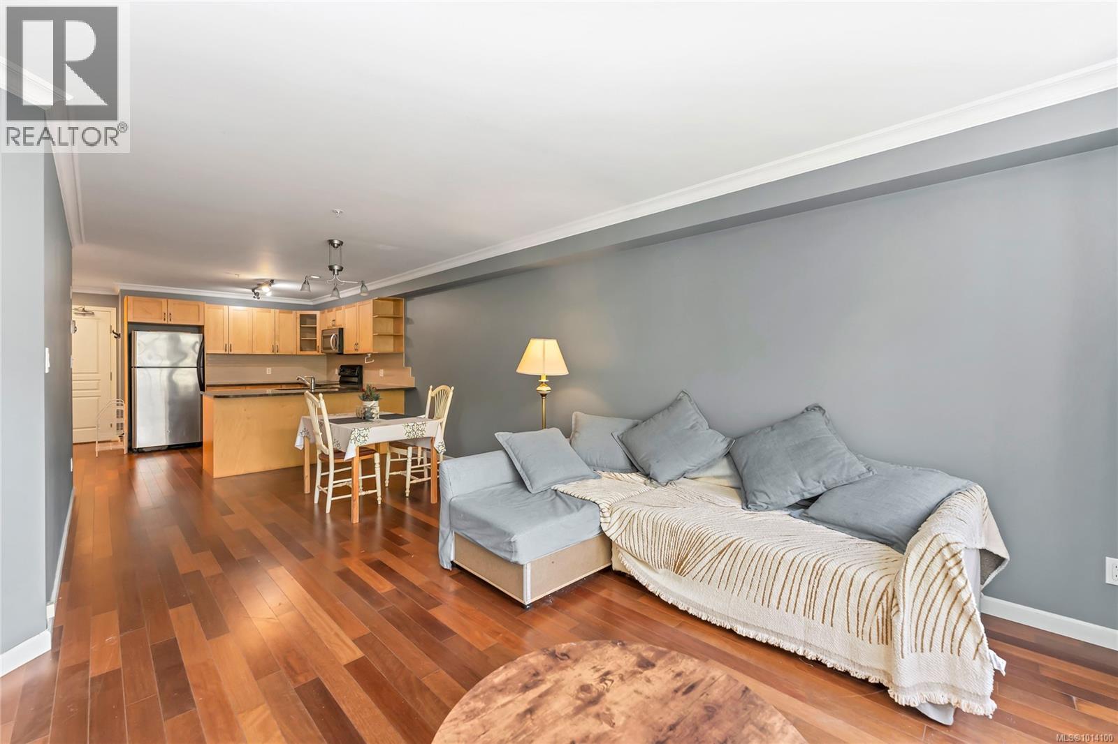 203 1514 Church Ave, Saanich