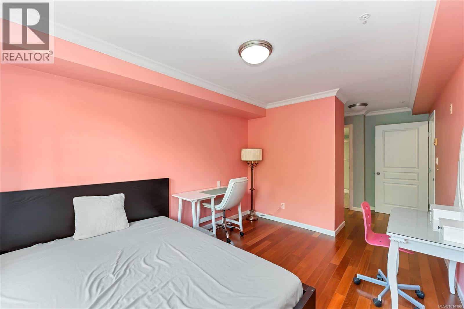 203 1514 Church Ave, Saanich
