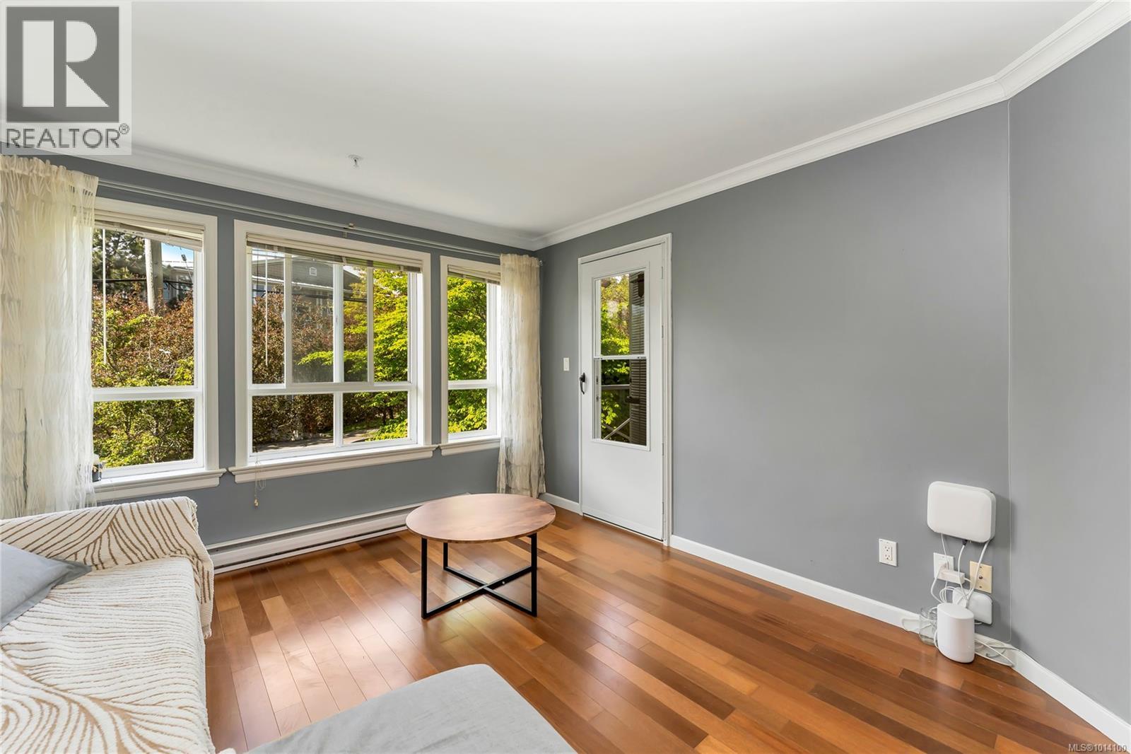203 1514 Church Ave, Saanich