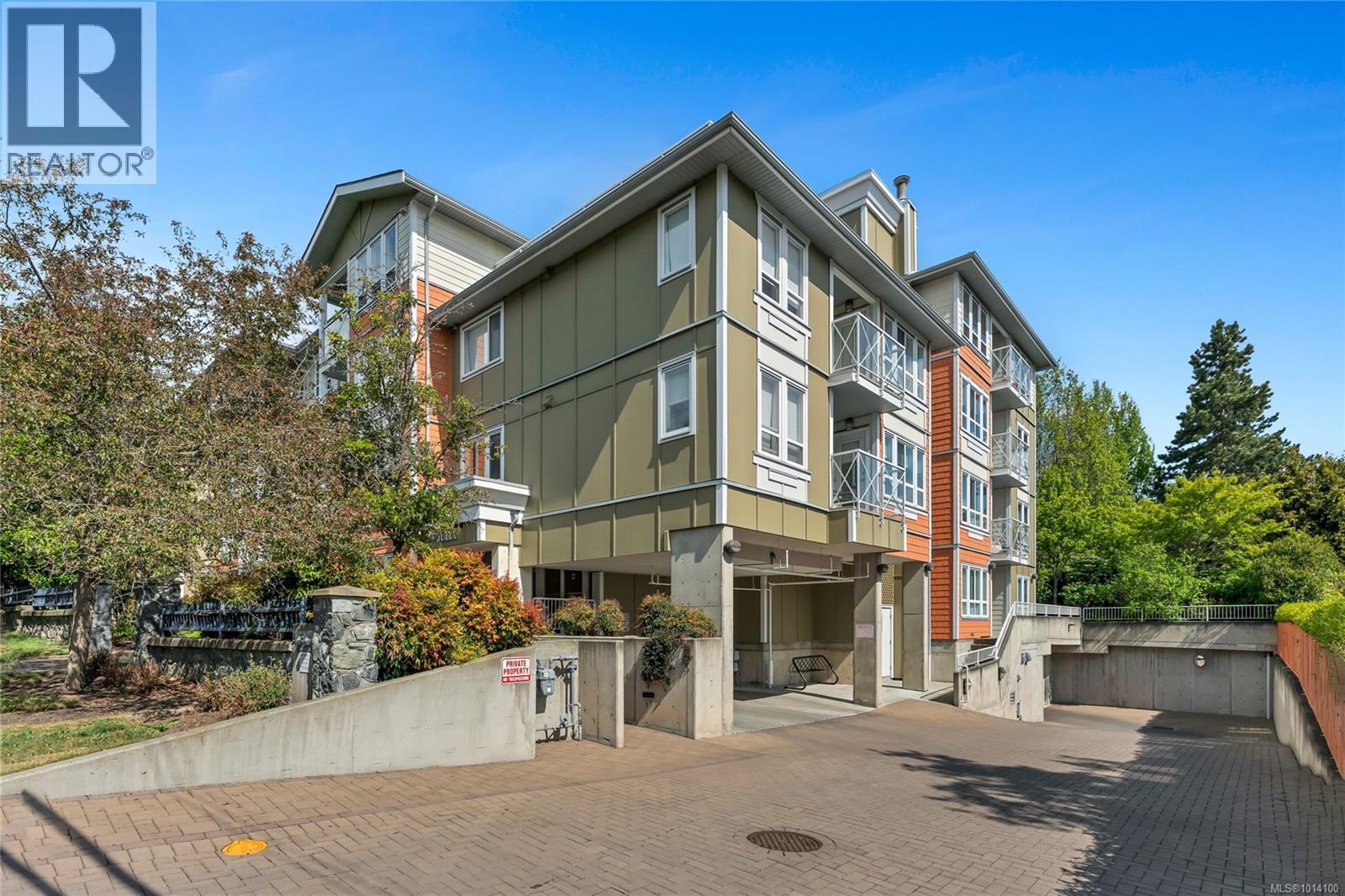 203 1514 Church Ave, Saanich