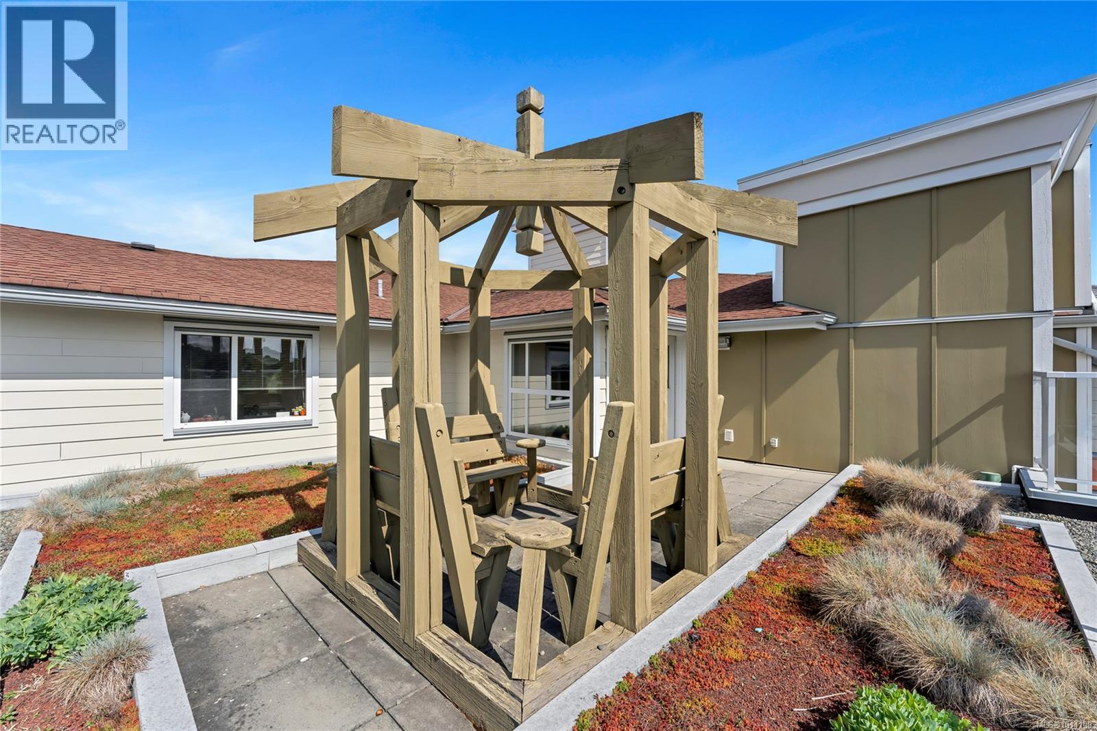203 1514 Church Ave, Saanich
