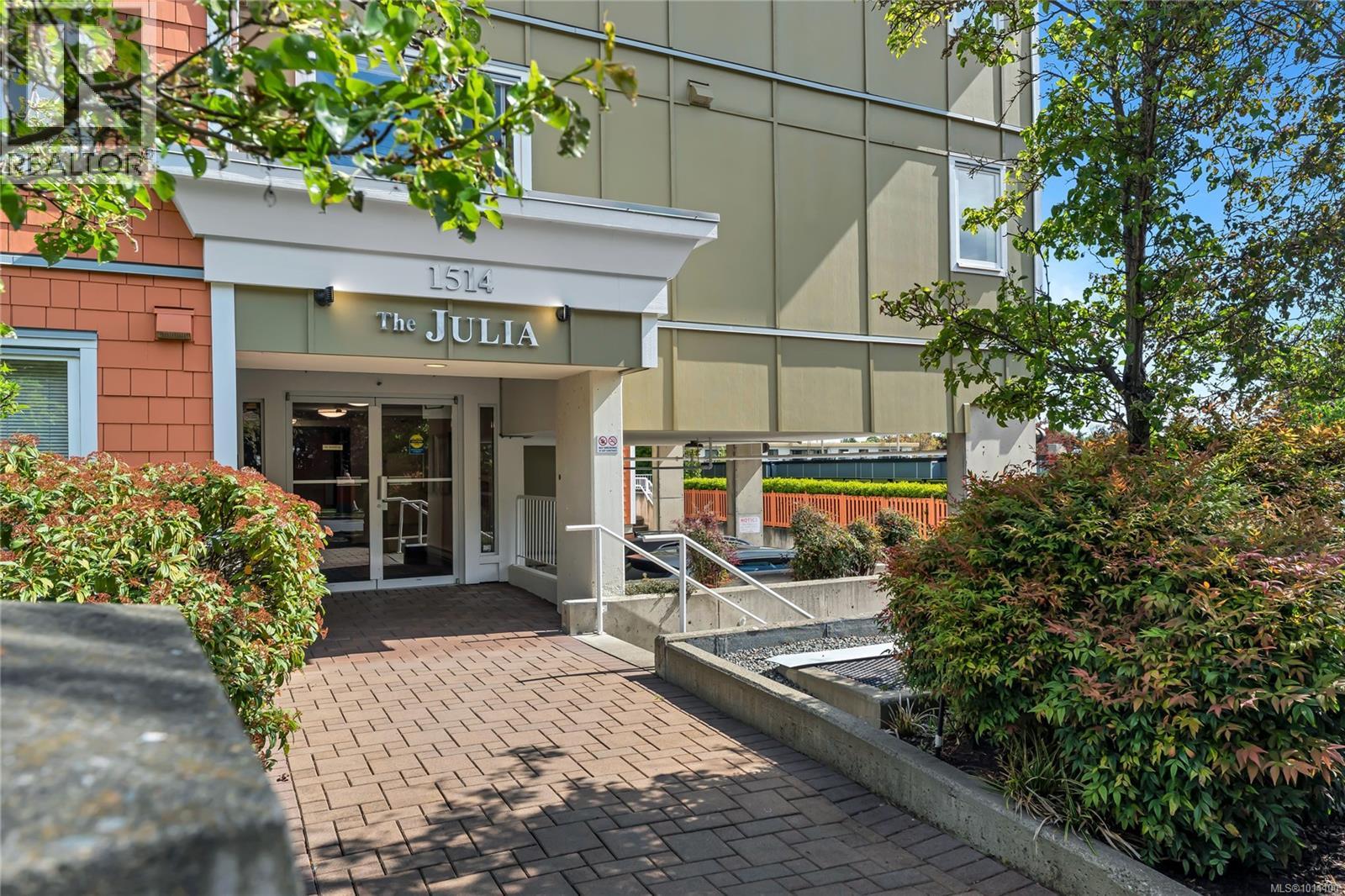 203 1514 Church Ave, Saanich