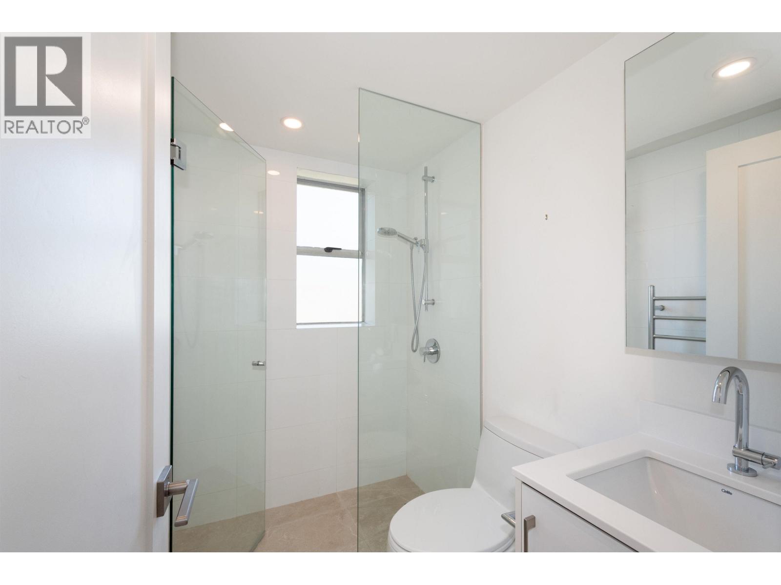 708 150 24TH STREET, West Vancouver