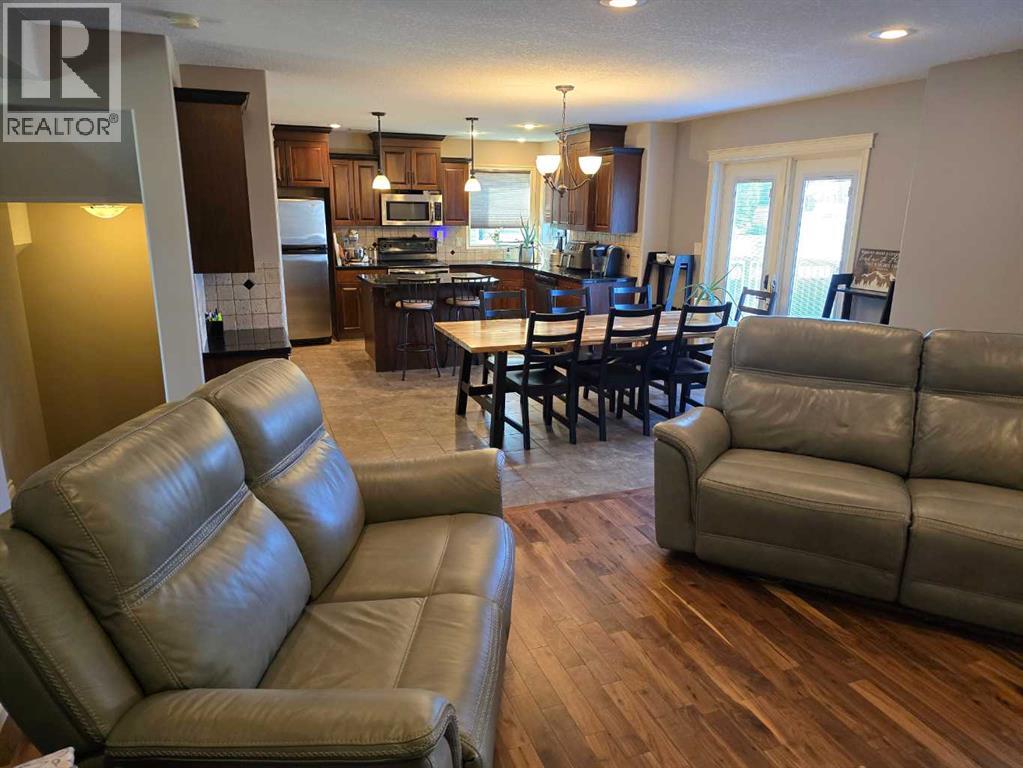 7128 Henner's Road, Lacombe