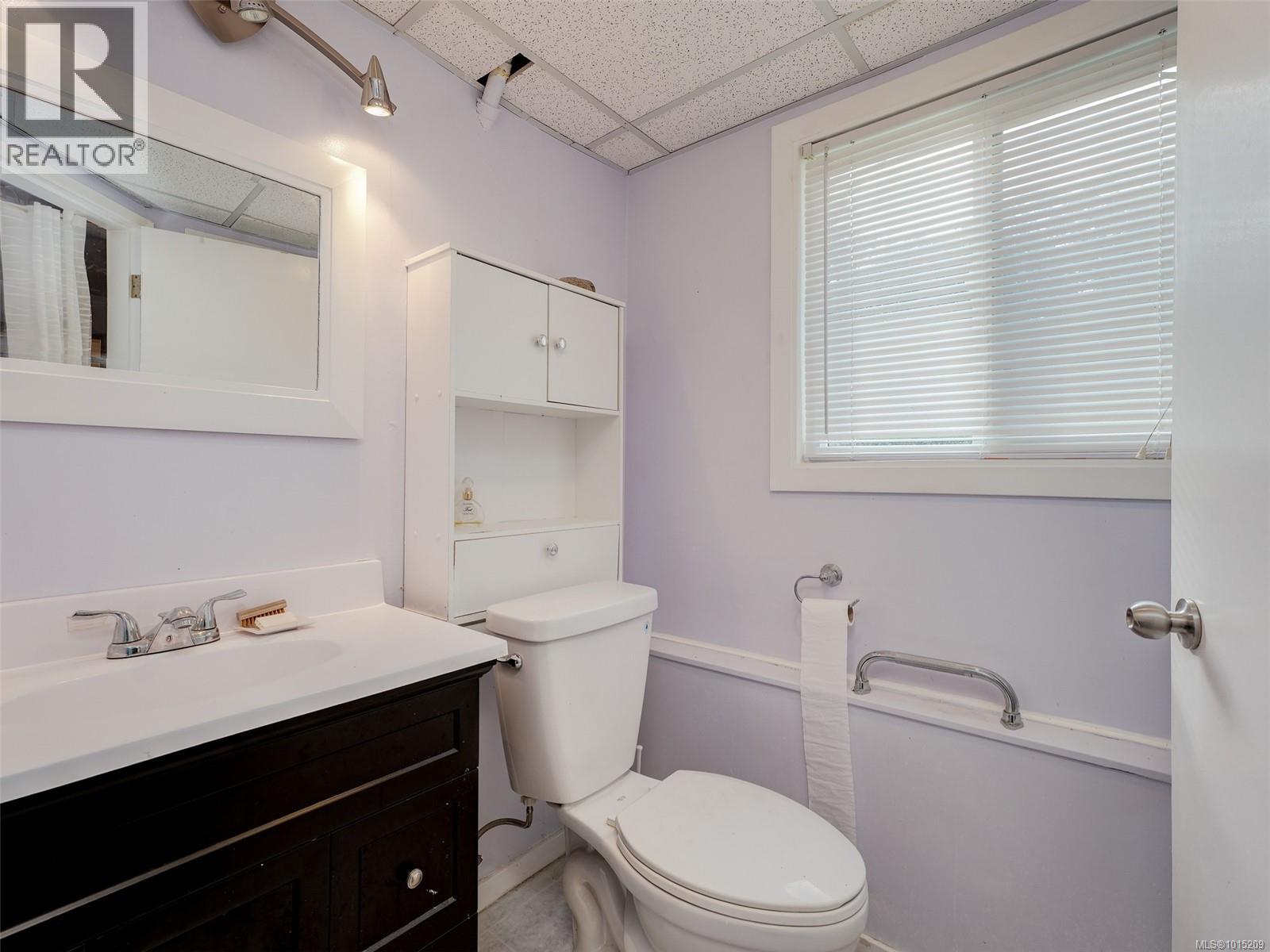  915 Rowils Crescent, Langford