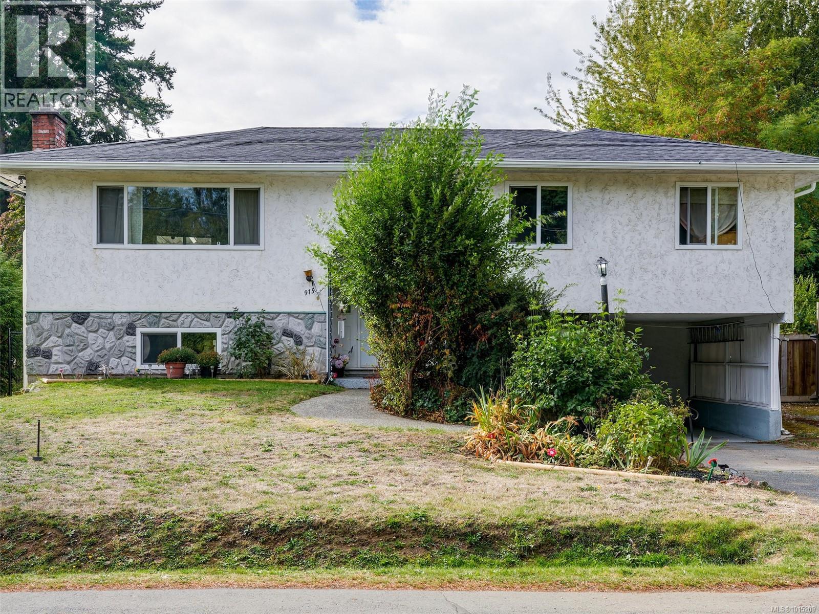  915 Rowils Crescent, Langford