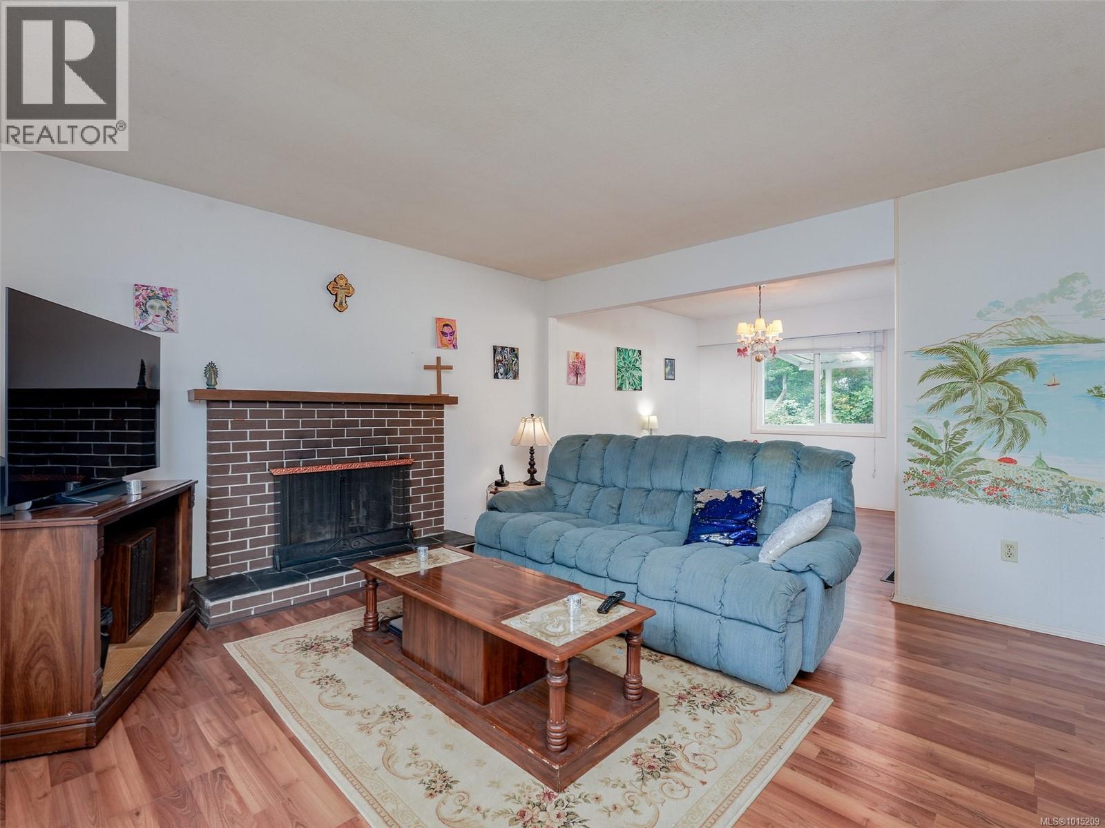  915 Rowils Crescent, Langford