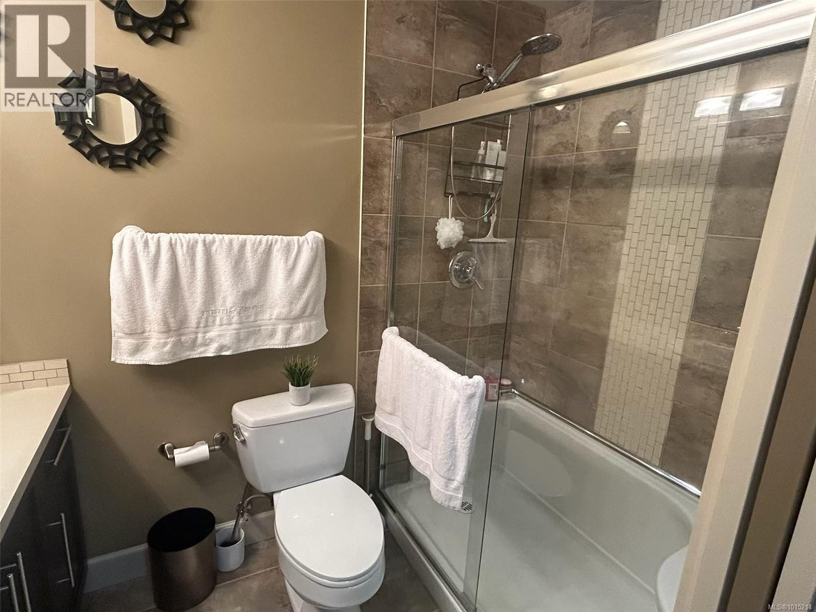 203 2881 Peatt Road, Langford
