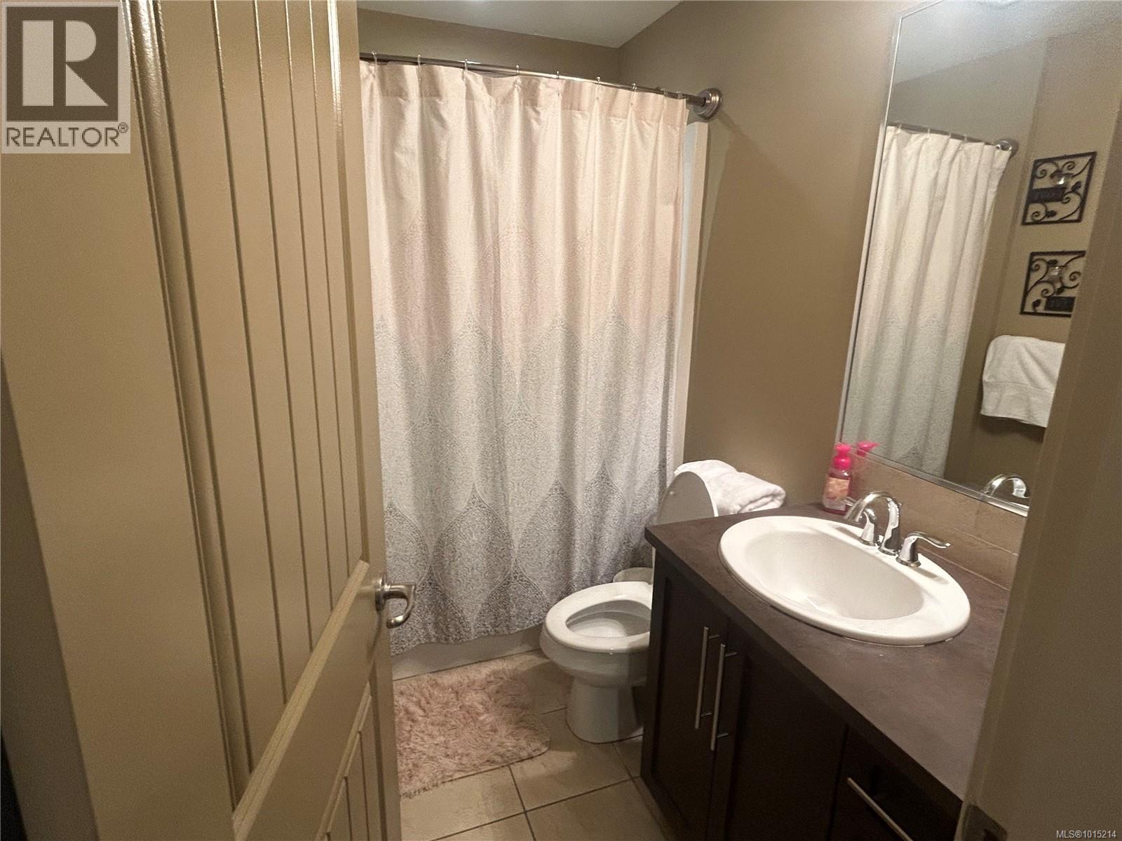203 2881 Peatt Road, Langford