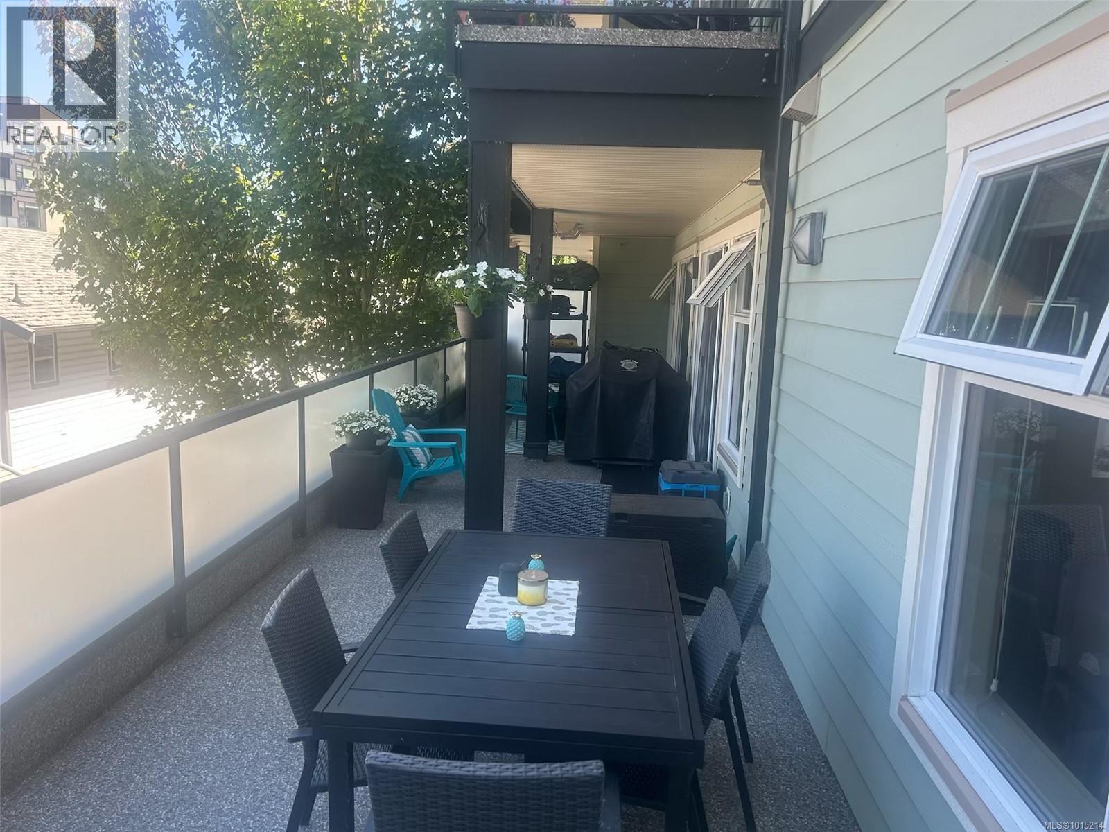 203 2881 Peatt Road, Langford