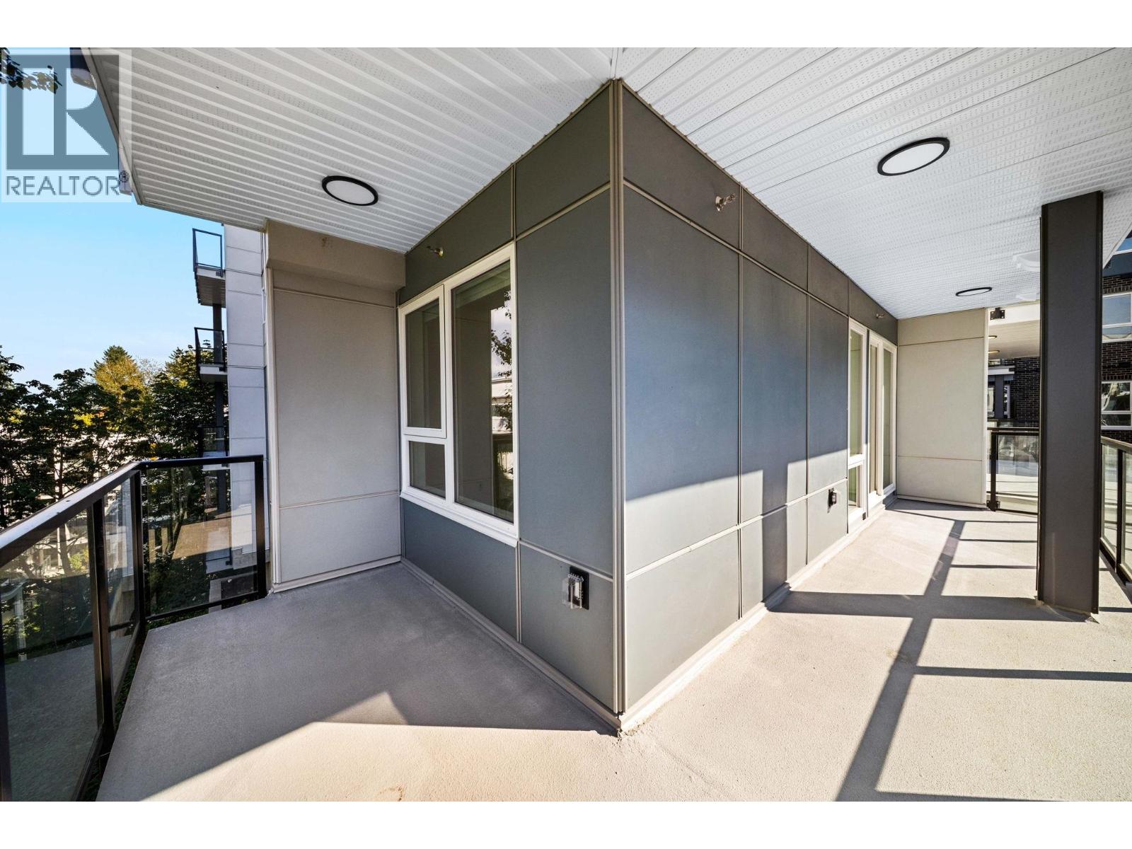 206 2002 ST. GEORGE STREET, Port Moody