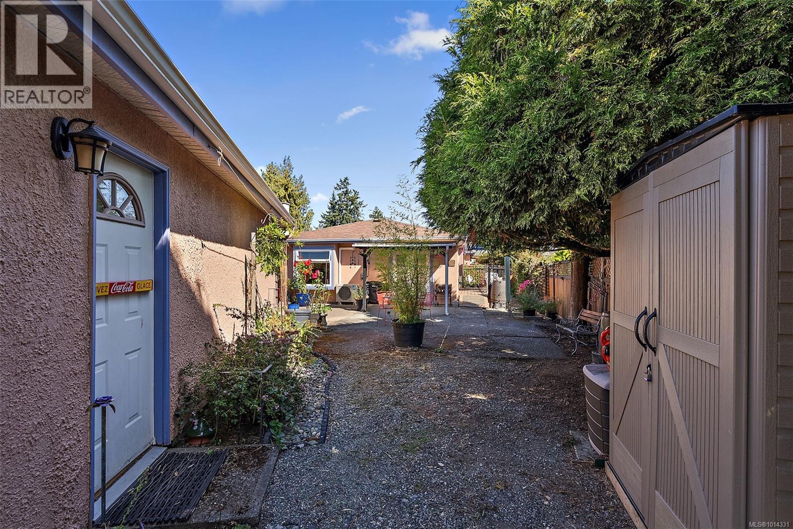  10386 Resthaven Drive, Sidney