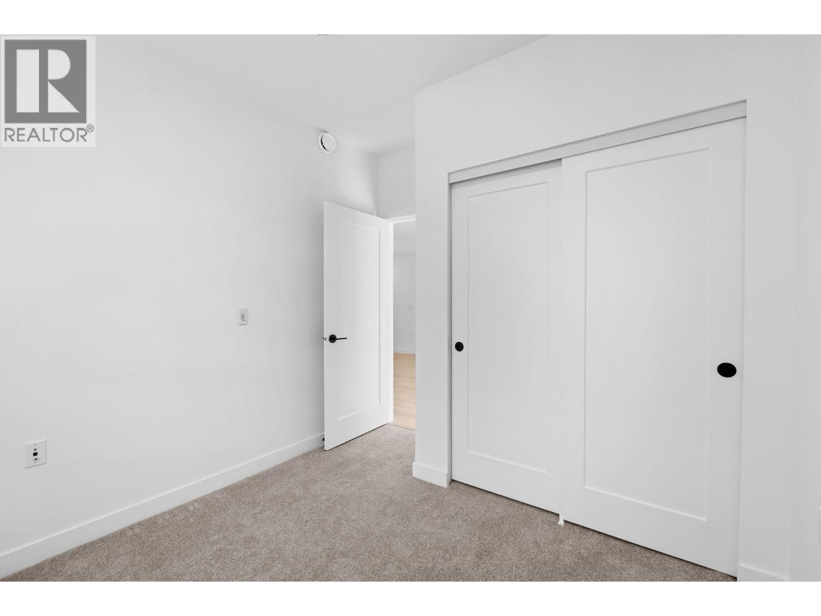 206 2002 ST. GEORGE STREET, Port Moody