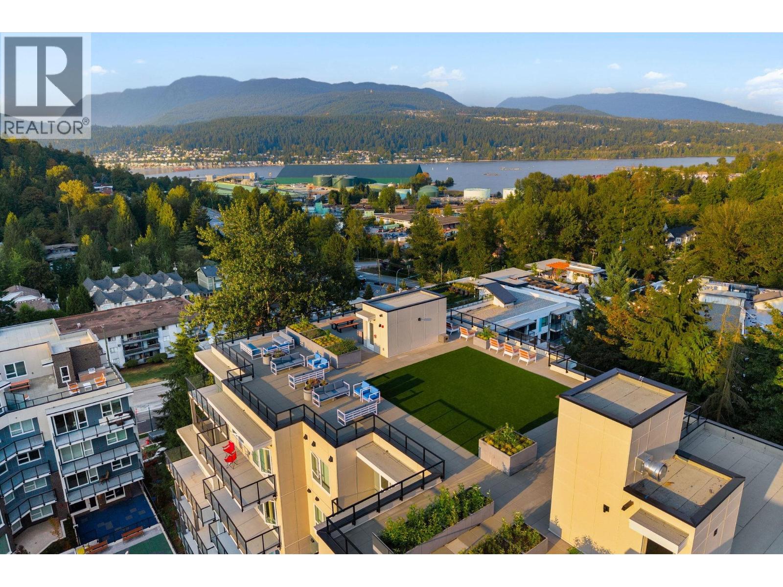 206 2002 ST. GEORGE STREET, Port Moody