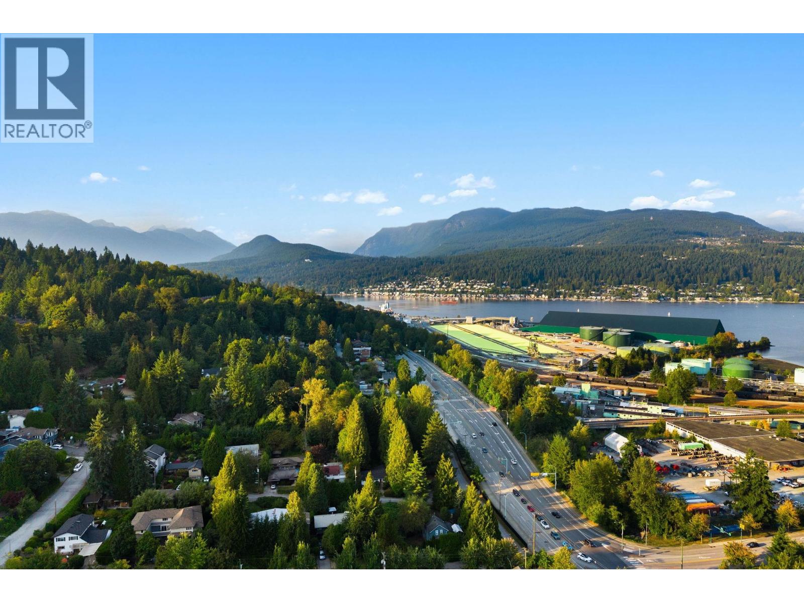 206 2002 ST. GEORGE STREET, Port Moody