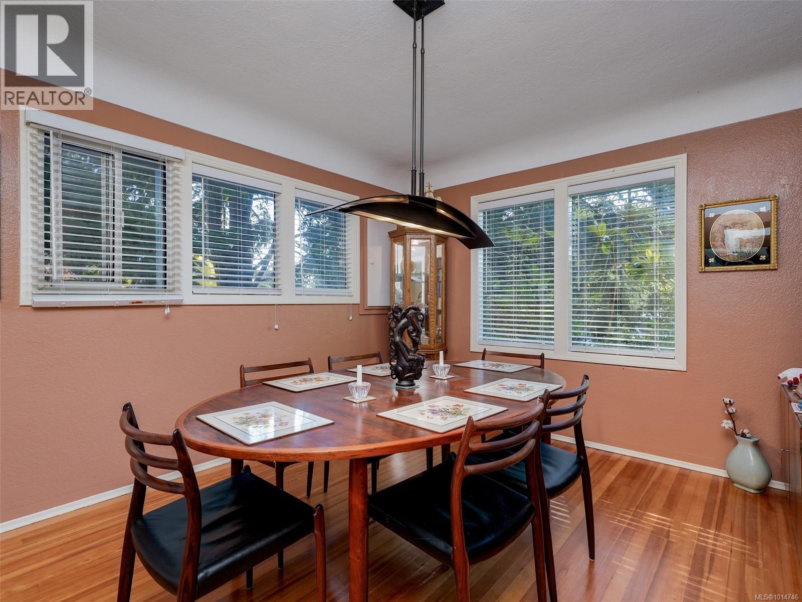 1874 Taylor St, Saanich