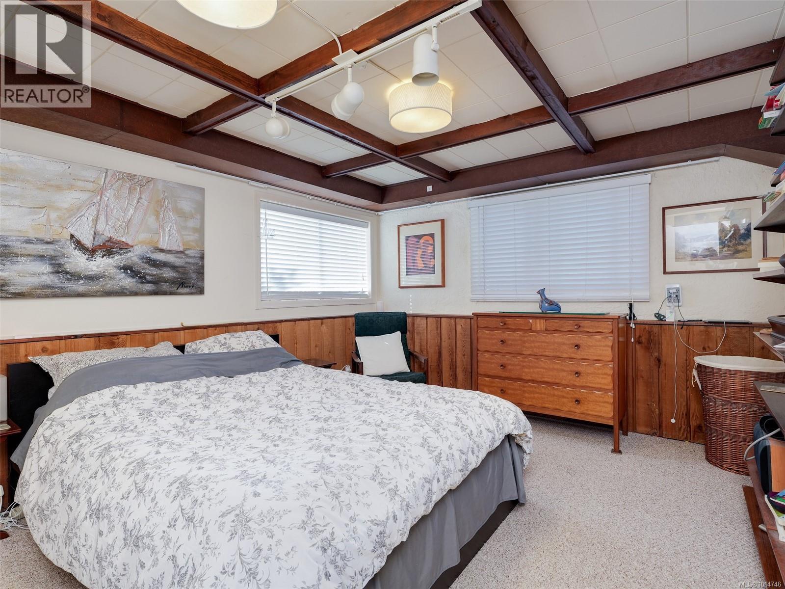 1874 Taylor St, Saanich