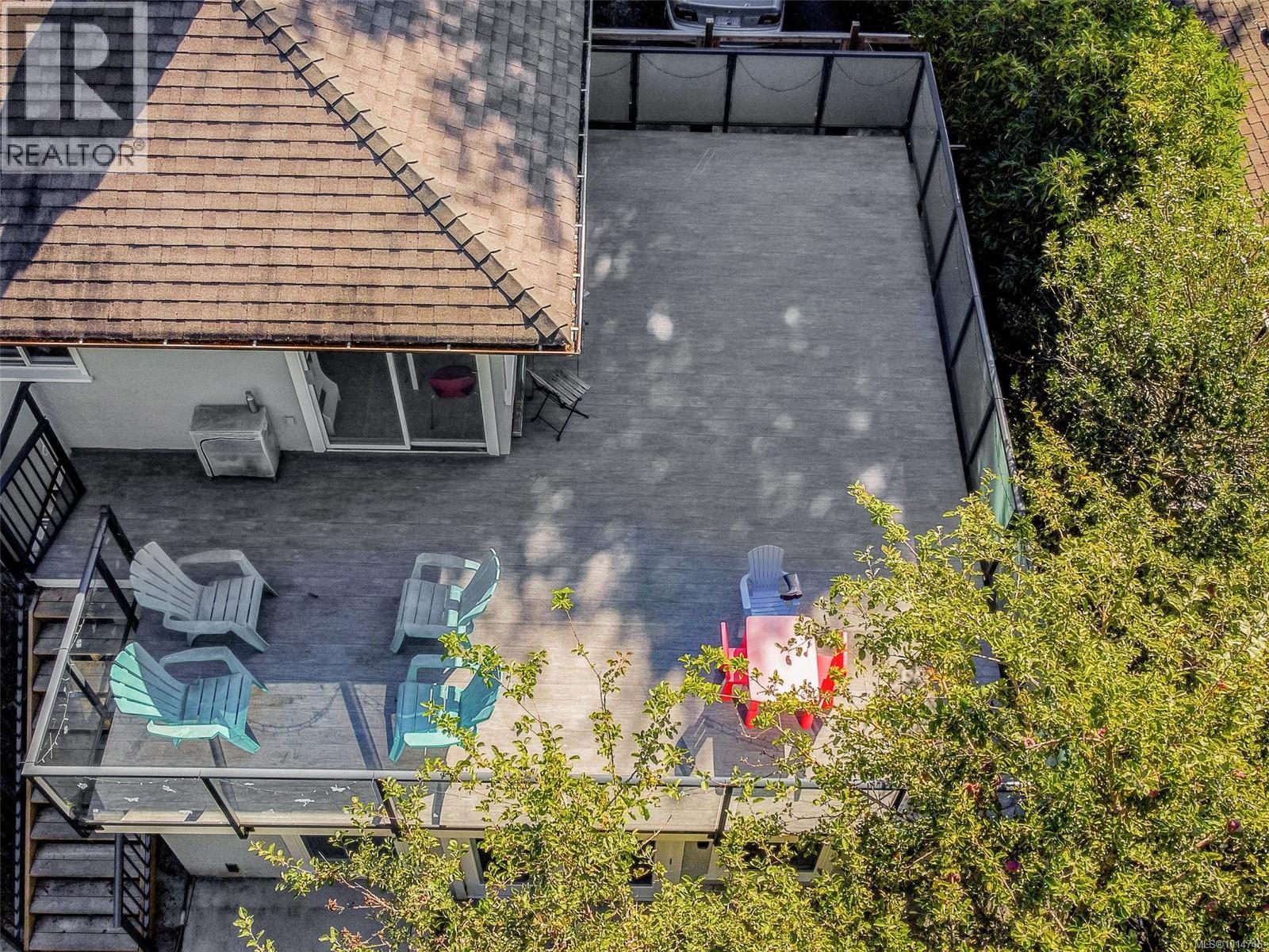 1874 Taylor St, Saanich