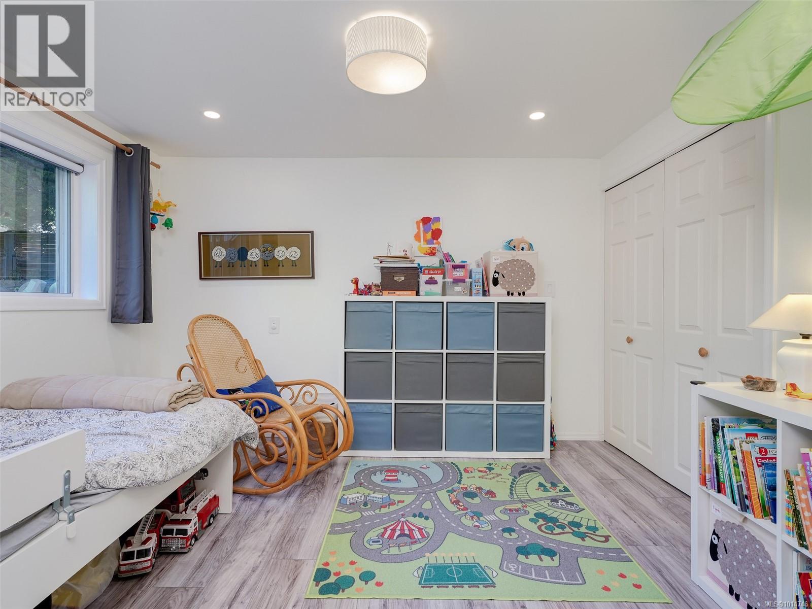 1874 Taylor St, Saanich