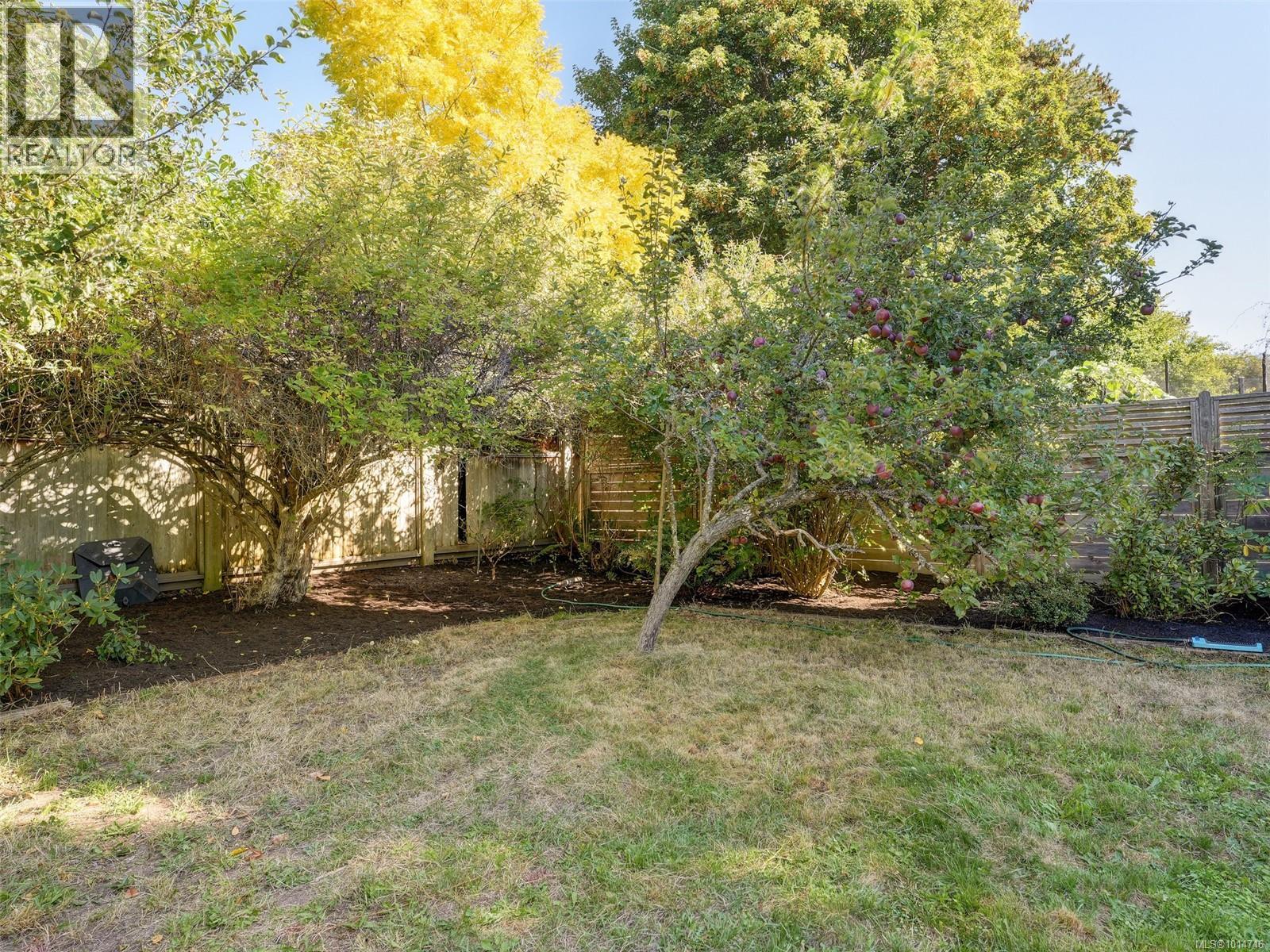 1874 Taylor St, Saanich