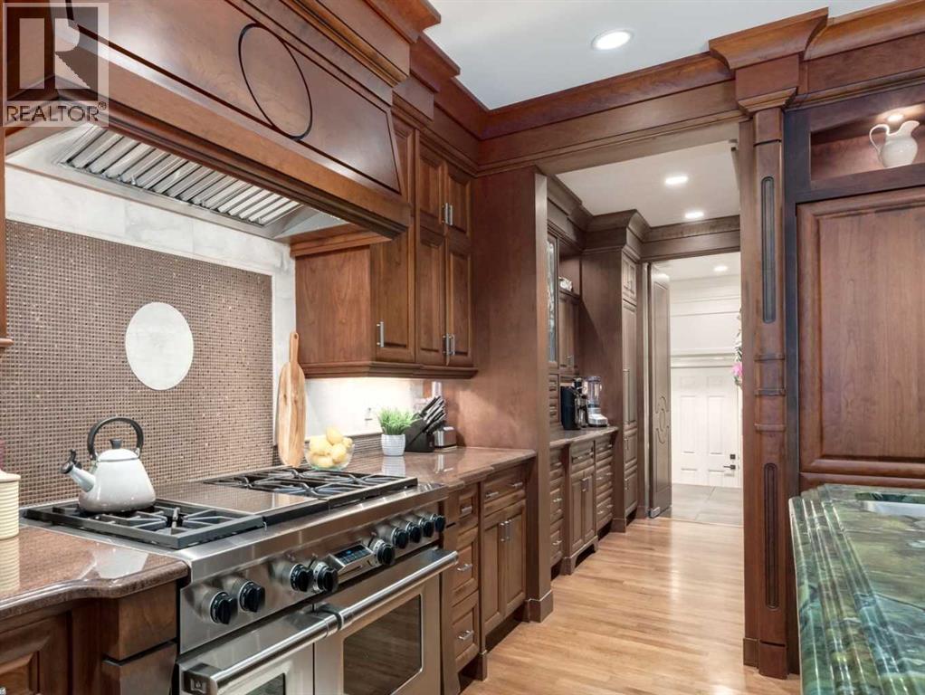 Single Family House for Sale in  Aspen Ridge Bay SW Aspen Woods Calgary 