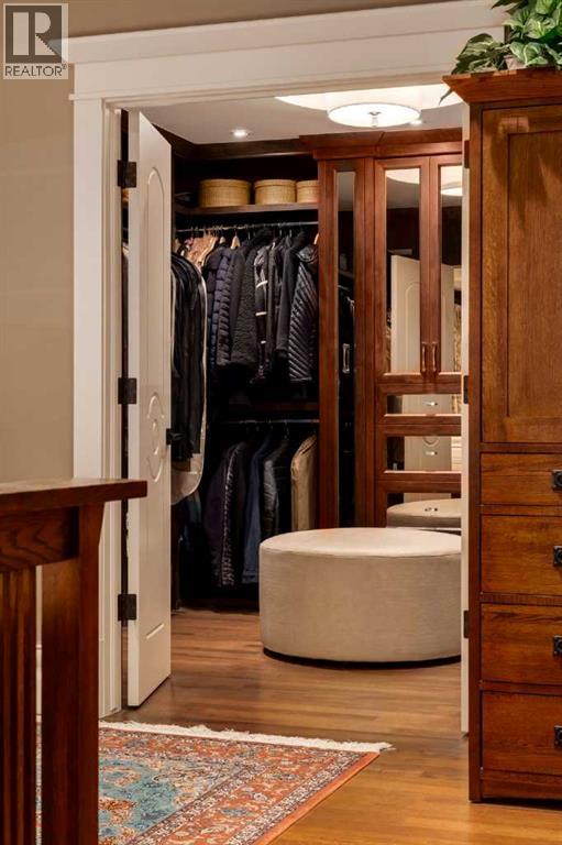 Single Family House for Sale in  Aspen Ridge Bay SW Aspen Woods Calgary 