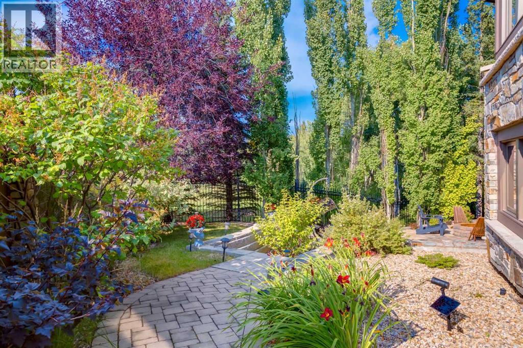 Single Family House for Sale in  Aspen Ridge Bay SW Aspen Woods Calgary 