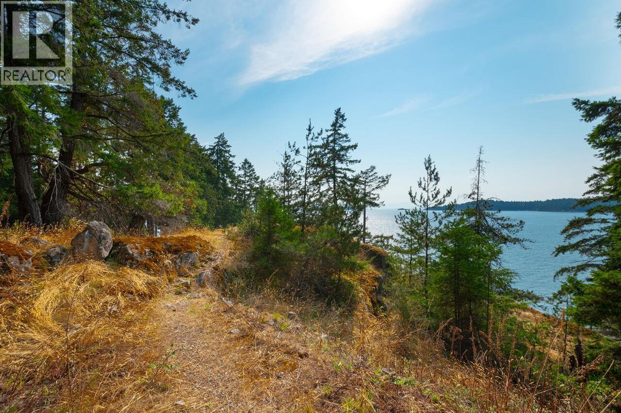 1818 EMILY LANE - Photo 2 of 14, Bowen Island, British Columbia