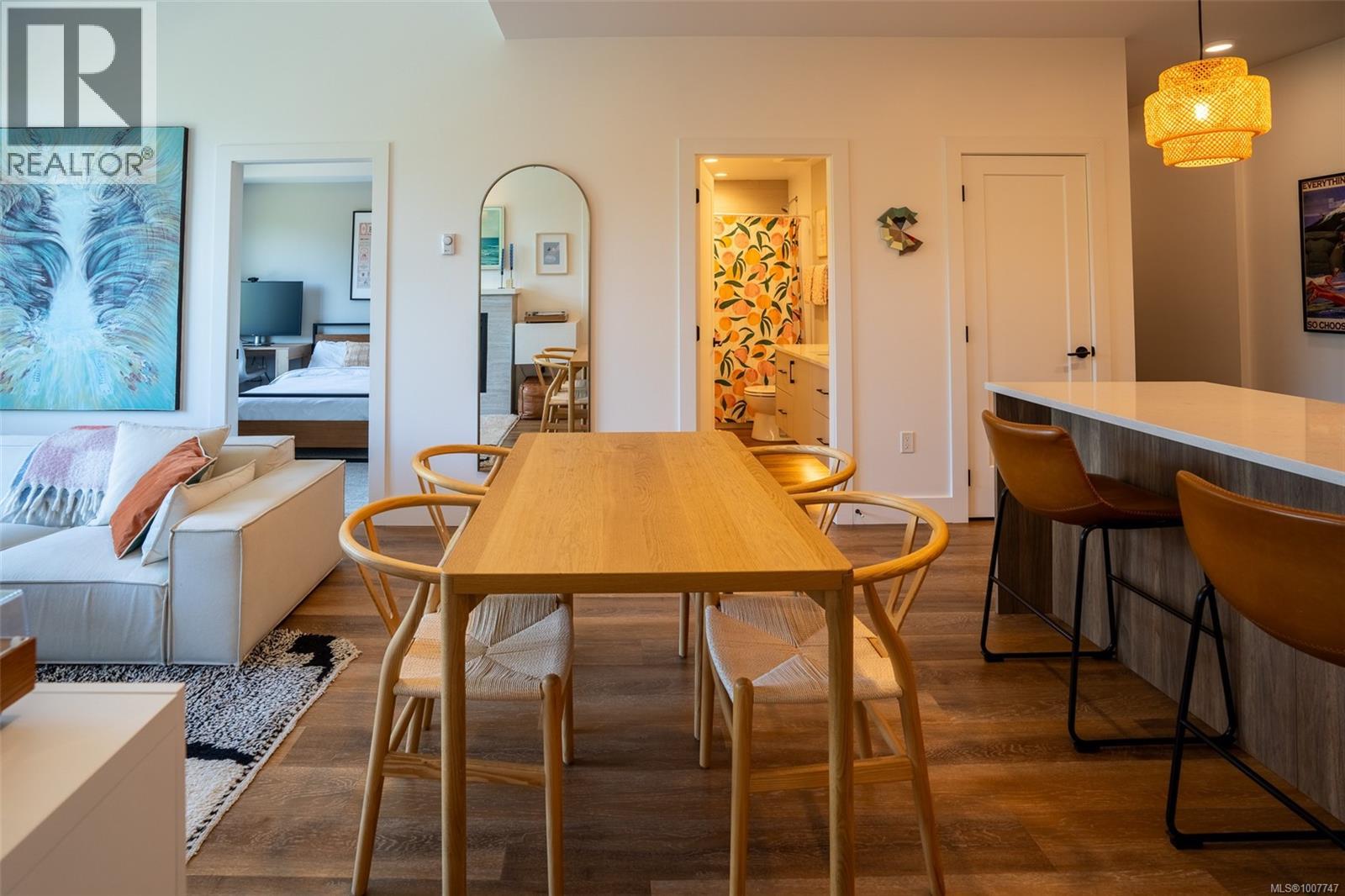 306 700 Yew Wood Rd, Tofino