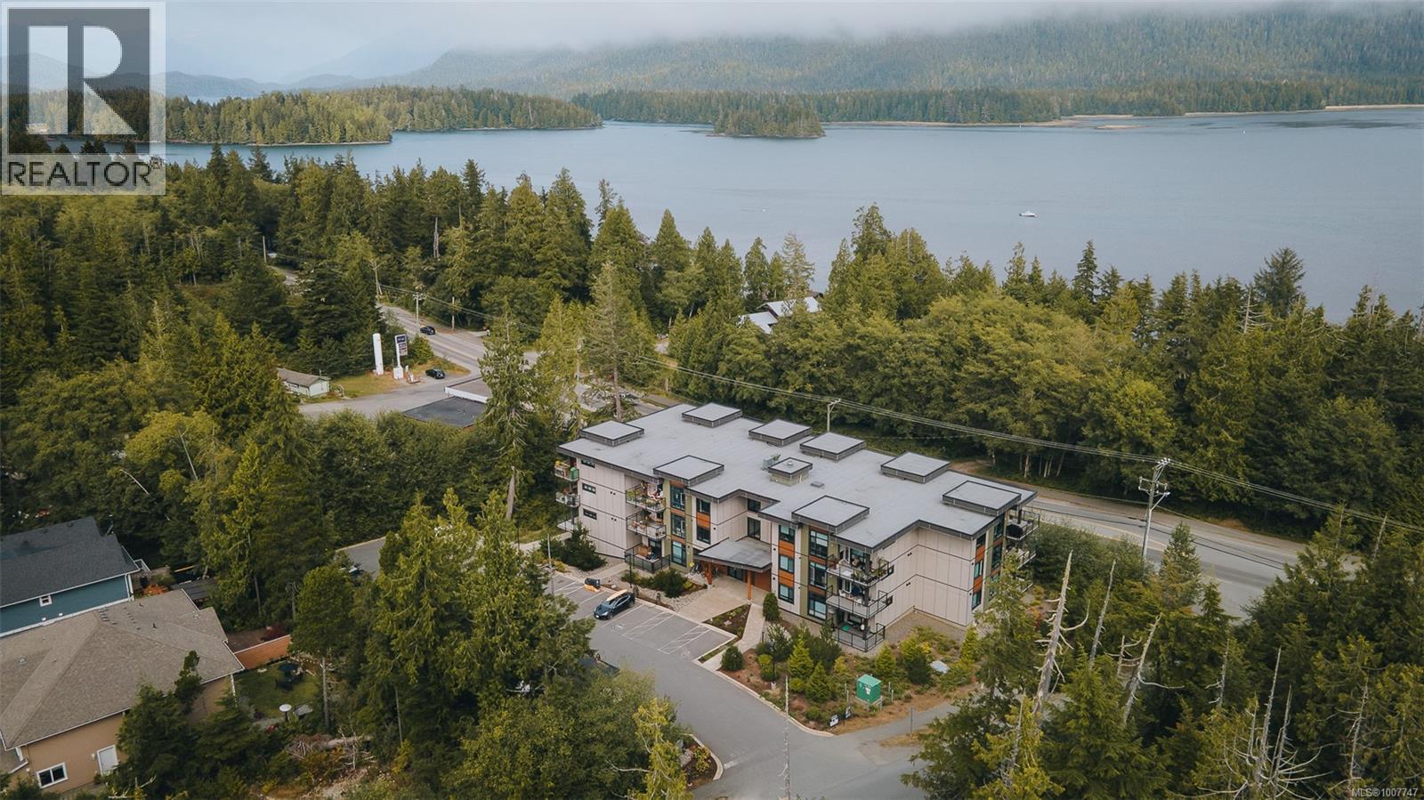 306 700 Yew Wood Rd, Tofino