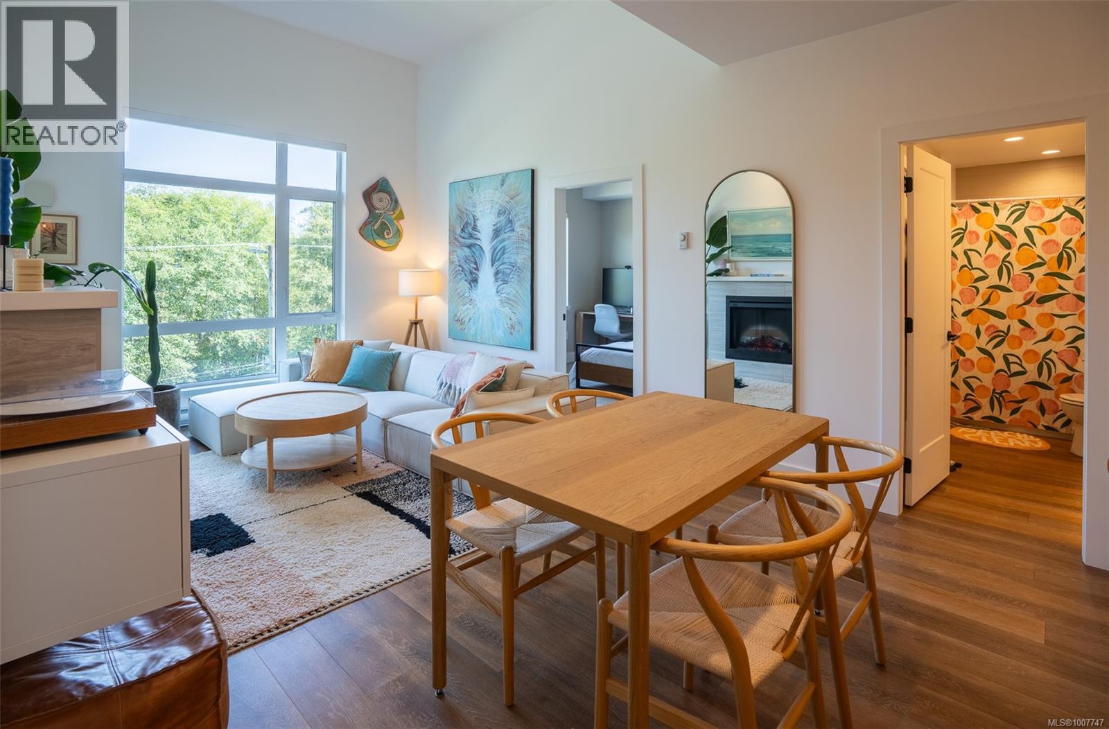 306 700 Yew Wood Rd, Tofino
