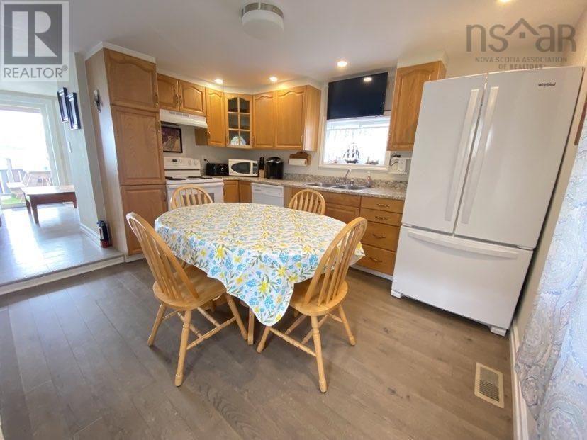 Property 16 of 49 of 15319 Cabot Trail