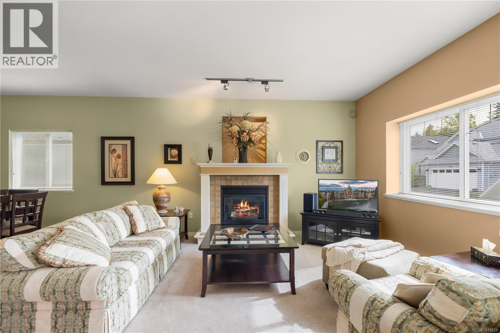  8 Newstead Crescent, View Royal