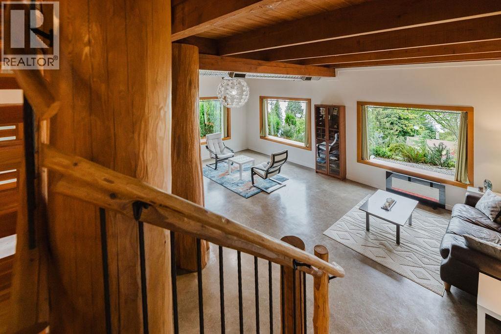 5895 SKOOKUMCHUK ROAD, Sechelt