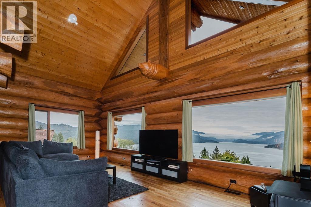 5895 SKOOKUMCHUK ROAD, Sechelt