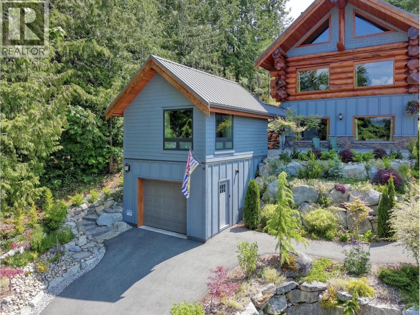 5895 SKOOKUMCHUK ROAD, Sechelt