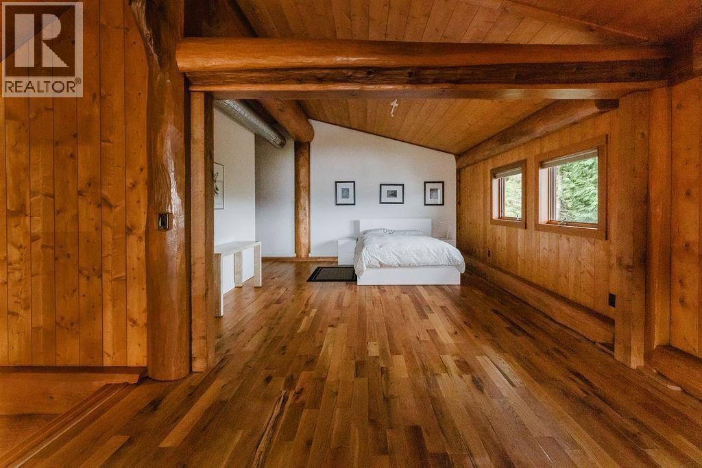 5895 SKOOKUMCHUK ROAD, Sechelt