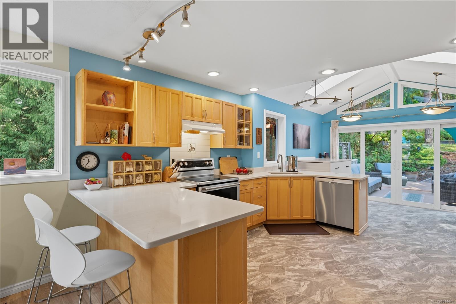 1265 Cloake Hill Rd, North Saanich